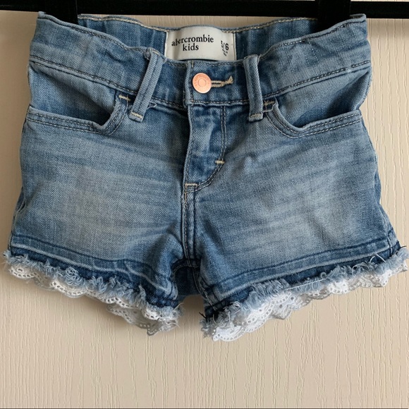 Girl’s Abercrombie Dark Wash Lace-Trim Midi Shorts - Picture 2 of 5
